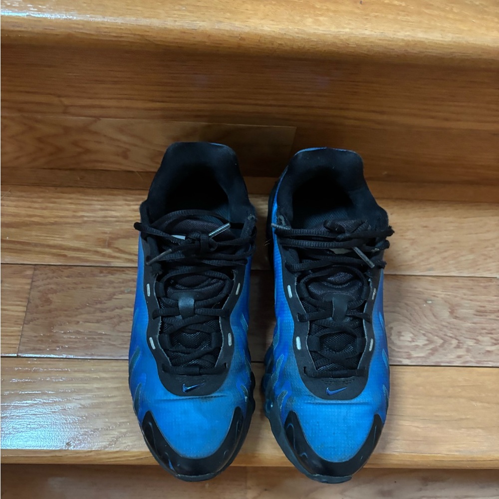 Nike Kids Black and Blue Sneakers ( Nike AirMax DN8)